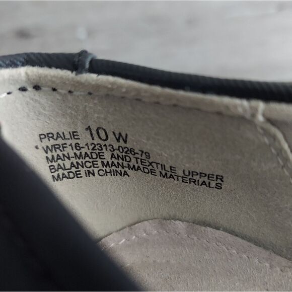 Baretraps Pralie Black Flat Slip On Shoes Size 10W - Picture 9 of 9